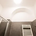 Shortmi Borsieri *